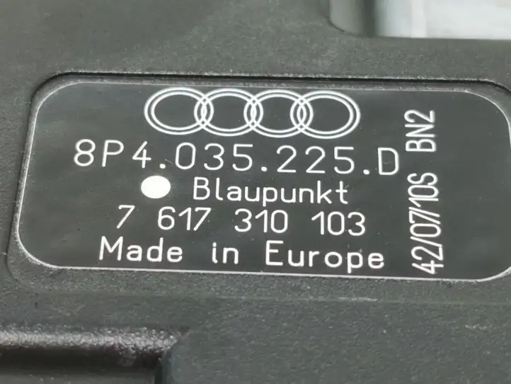 Audi A3/S3 8P (2004 - 2008) 8P4035225D Усилитель антенны — фото 2