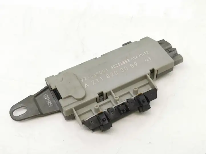 Mercedes-Benz E W211 (2002 - 2009) A2118203089 Усилитель антенны — фото 6
