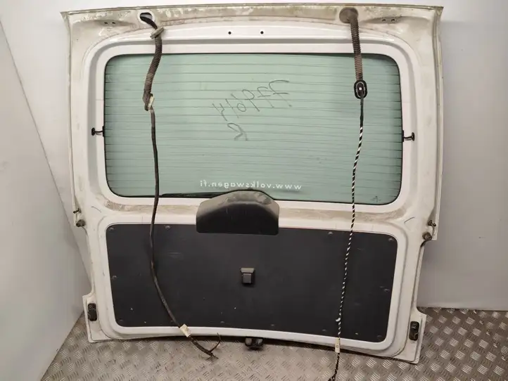 Volkswagen Caddy (2010 - 2015) Крышка багажника — фото 9