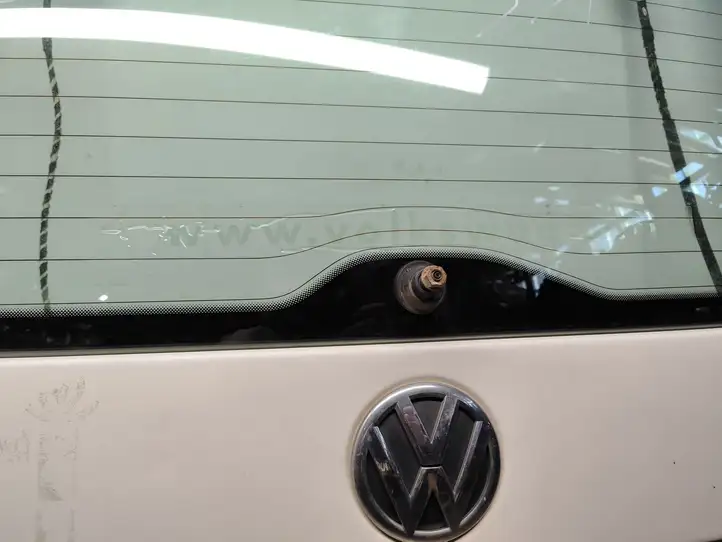 Volkswagen Caddy (2010 - 2015) Крышка багажника — фото 13