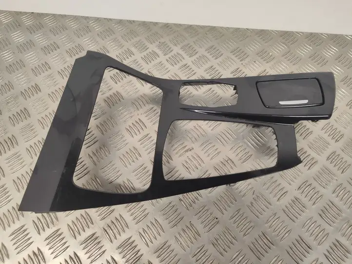 BMW 5 F10 F11 (2009 - 2016) 9206371 Рамка рычага КПП — фото 1