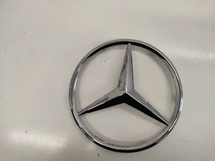 Mercedes-Benz E W213 (2016 - ) A0008176007 Эмблема автомобиля — фото 1