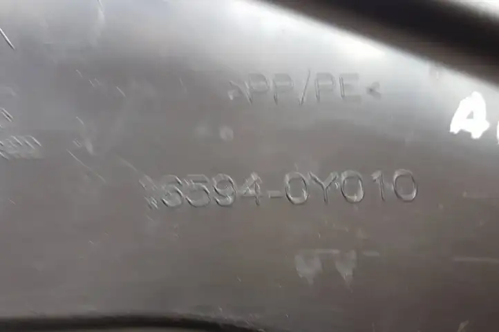 Toyota Auris E180 (2012 - 2018) 165940Y010 Накладка замка капота — фото 2