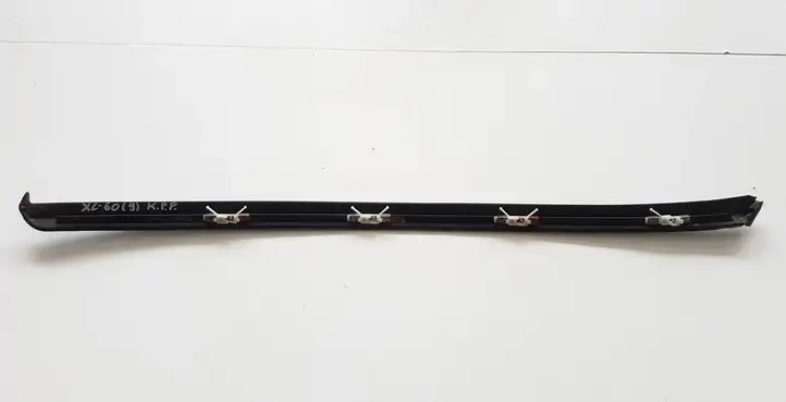 Volvo XC60 (2013 - 2017) 36784797 Накладка стоек лобового стекла — фото 2