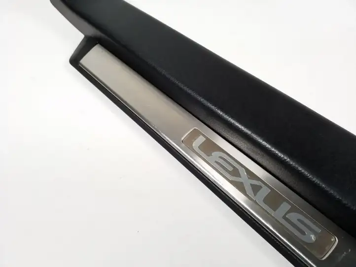 Lexus GS250 300 350 300h 450h (2011 - 2015) 6792030070 Внутренняя отделка переднего порога — фото 2