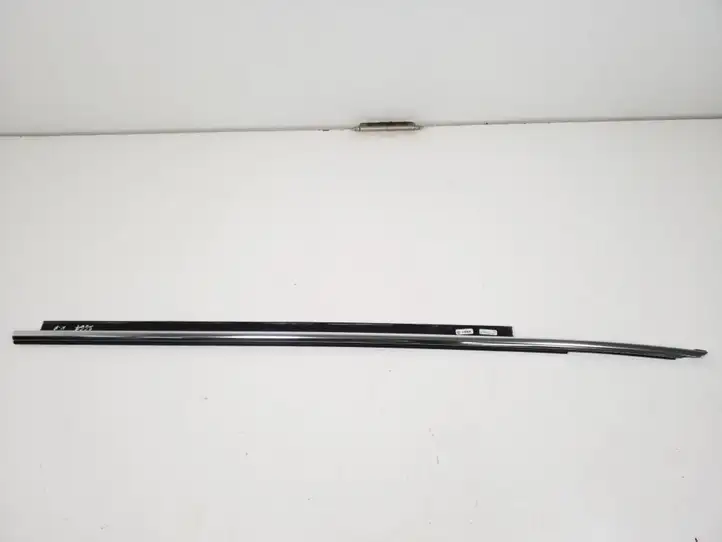 Audi A5 8T 8F (2007 - 2011) 8T0853283C Накладка стекла передней двери — фото 1
