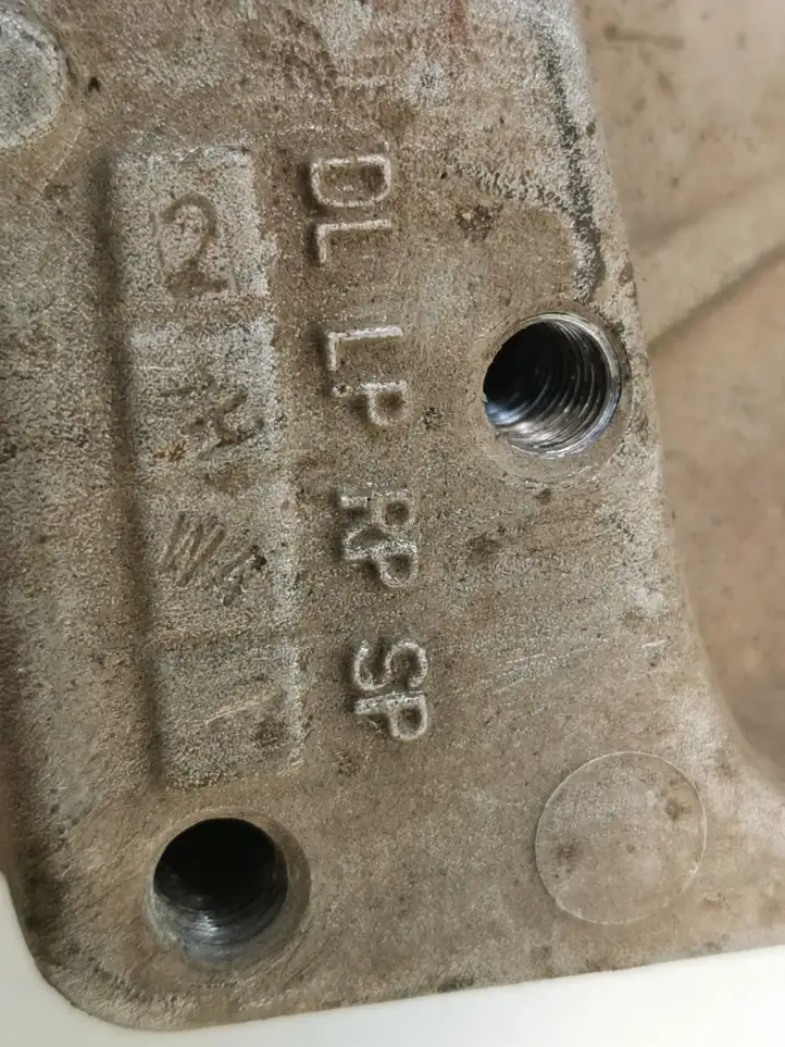 Volkswagen Touran I (2003 - 2010) 1K0199296E Вилка подвески — фото 8
