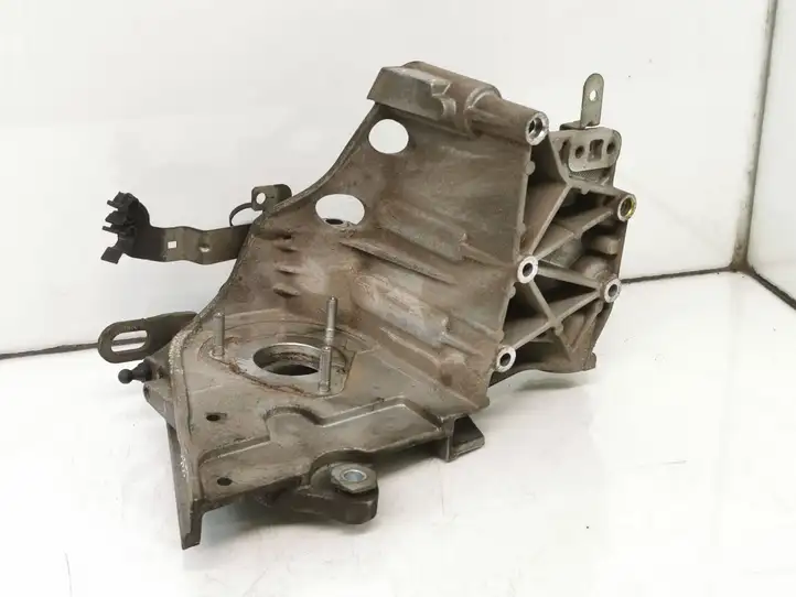 Opel Vectra C (2005 - 2009) 55187918 Кронштейн топливного насоса — фото 6