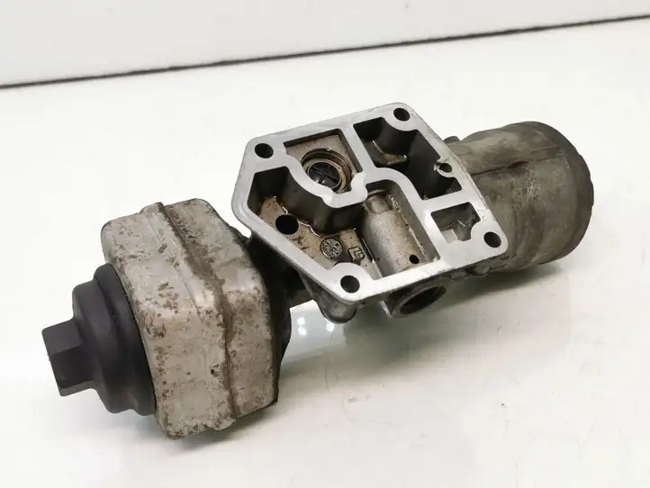 Volkswagen Touran I (2003 - 2010) 045115389 Кронштейн масляного фильтра — фото 3