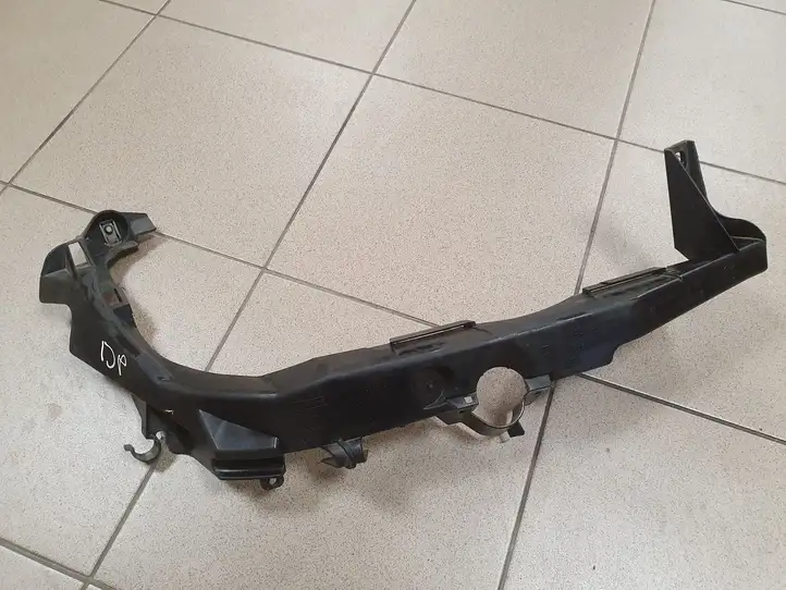 BMW 3 E90 E91 (2005 - 2012) 7138402 Кронштейн передней фары — фото 1