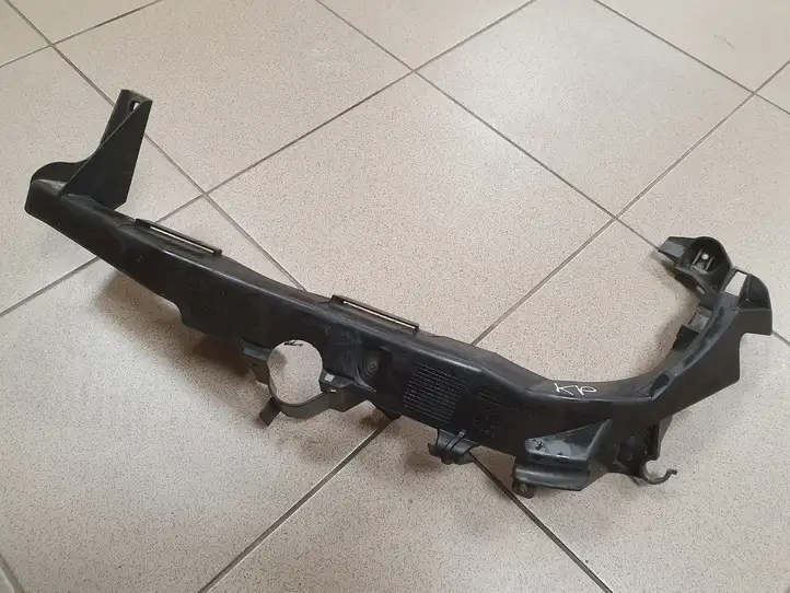 BMW 3 E90 E91 (2005 - 2012) 7138401 Кронштейн передней фары — фото 1