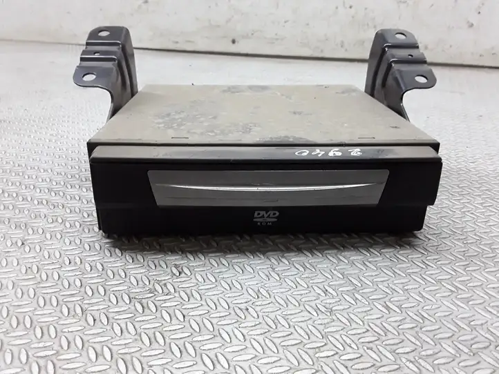 Mazda 3 I CNVM4270A CD/DVD чейнджер — фото 1