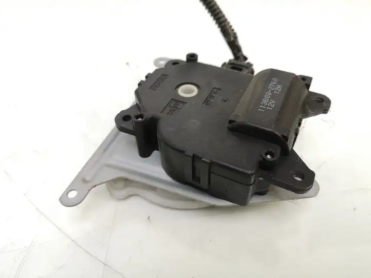 Toyota Avensis T250 (2006 - 2009) 1138002760 Двигатель задвижки потока воздуха — фото 2