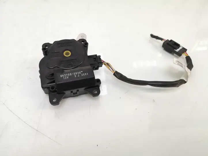 Toyota Avensis T250 (2006 - 2009) 0637008820 Двигатель задвижки потока воздуха — фото 1