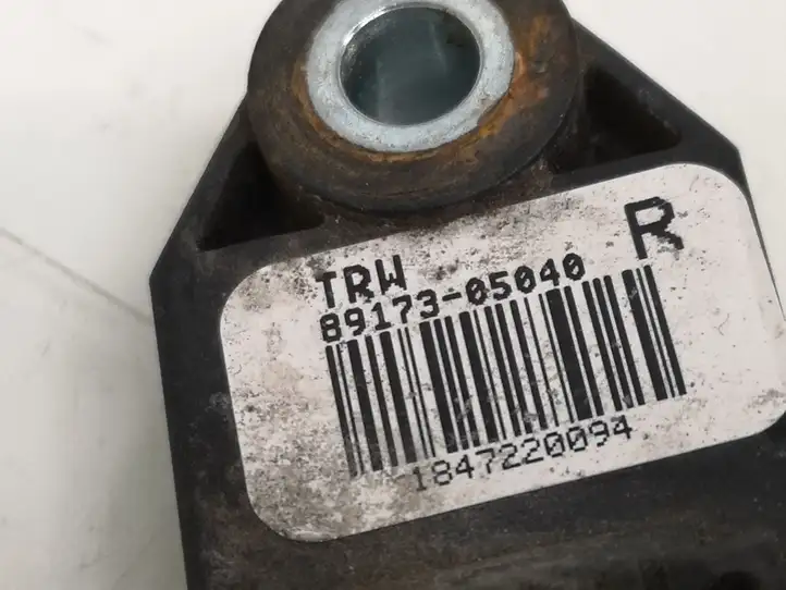 Toyota Avensis T250 (2006 - 2009) 8917305040 Датчик удара SRS — фото 2