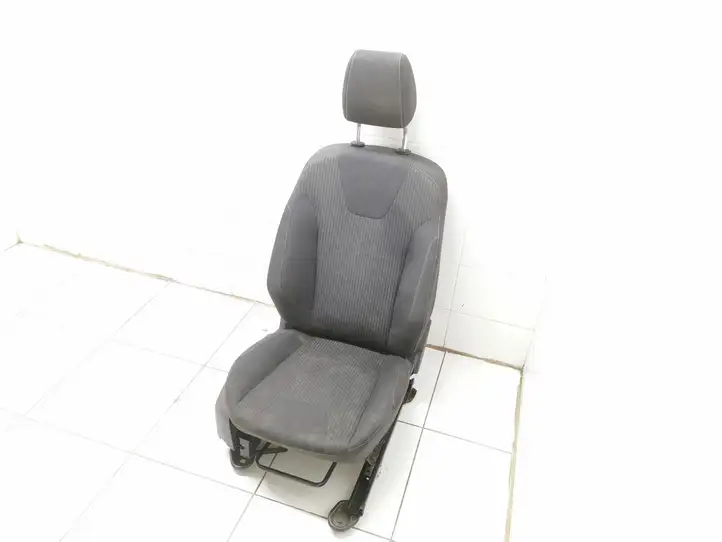 Ford Focus (2011 - 2015) BM51A648A40BB Переднее сиденье пассажира — фото 1