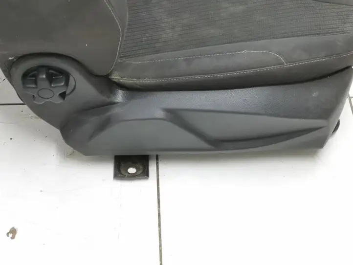 Ford Focus (2011 - 2015) BM51A648A40BB Переднее сиденье пассажира — фото 11