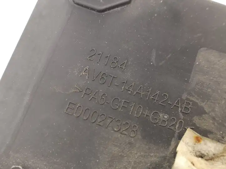 Ford Focus (2011 - 2015) AV6T14A142AB Блок предохранителей — фото 9