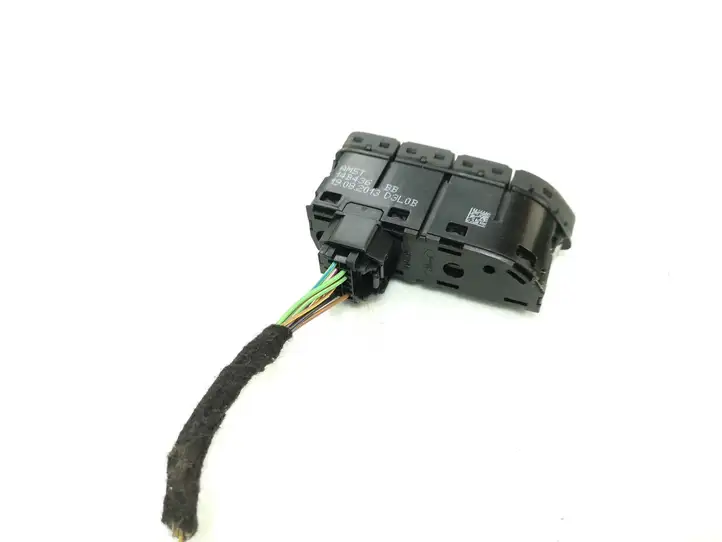 Ford Focus (2011 - 2015) AM5T14B436BB Кнопка парктроника — фото 2