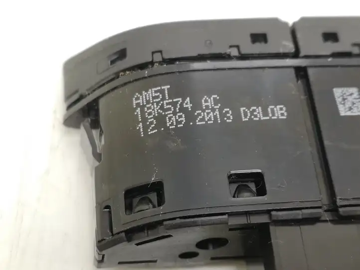 Ford Focus (2011 - 2015) AM5T18K574AC Кнопка обогрева стекла — фото 3