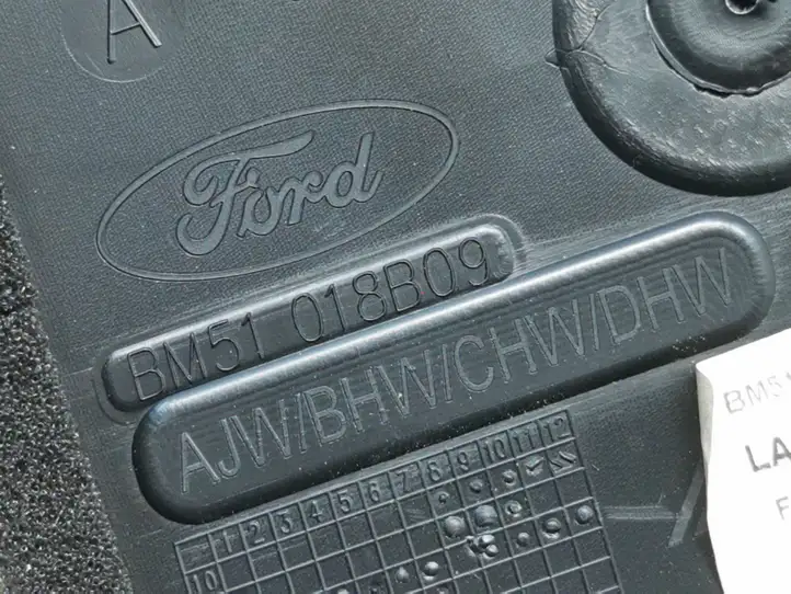 Ford Focus (2011 - 2015) BM51018B09 Боковой воздушный дефлектор — фото 9