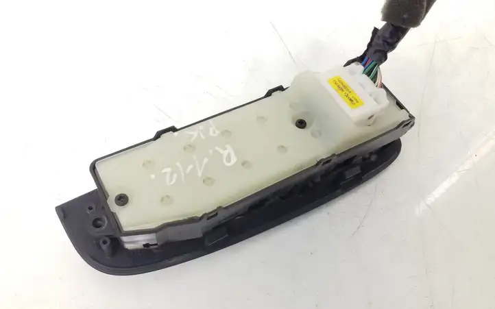 Toyota Avensis T250 (2006 - 2009) 54356022A Блок кнопок стеклоподъемников — фото 4
