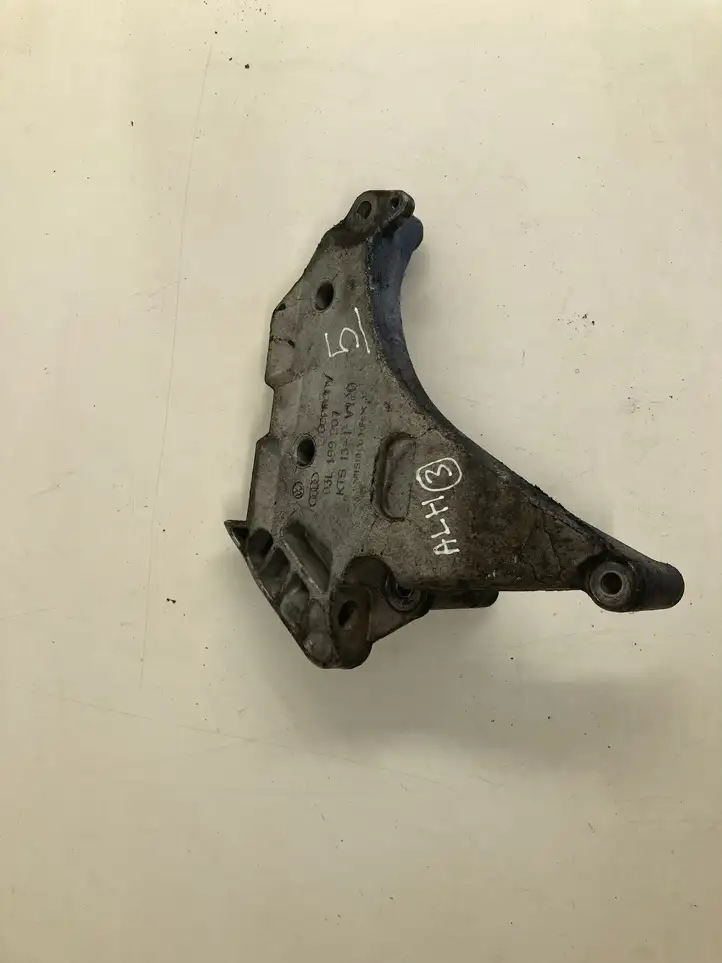 Seat Alhambra (Mk2) (2010 - 2017) 03L199207 Кронштейн двигателя — фото 1