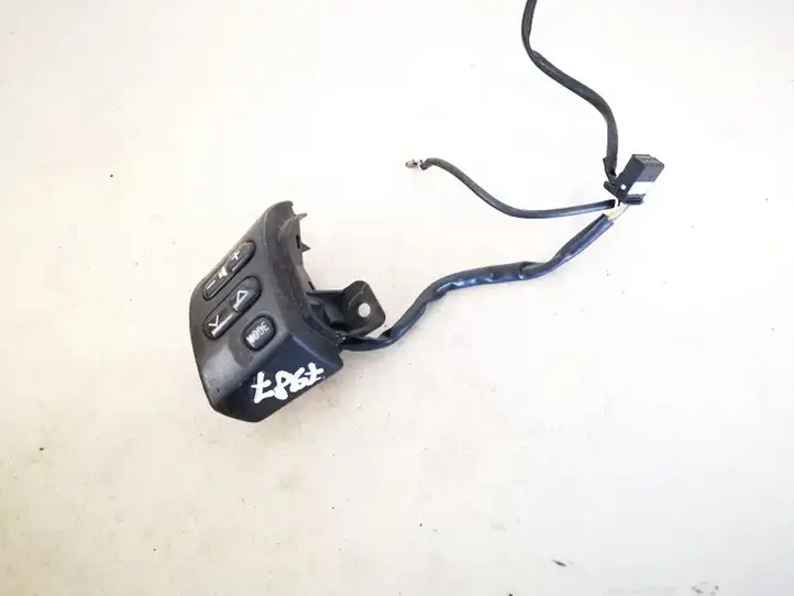 Toyota Corolla Verso AR10 (2004 - 2009) Кнопки на рулевом колесе — фото 1