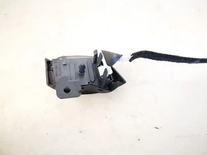Toyota Corolla Verso AR10 (2004 - 2009) Кнопки на рулевом колесе — фото 3
