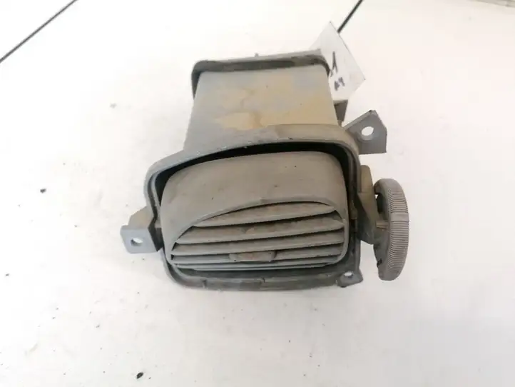 Nissan Almera (2000 - 2006) 68760BU200 Центральный воздушный дефлектор — фото 1