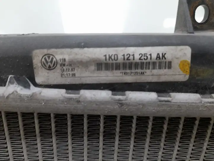 Skoda Octavia Mk2 (1Z) (2004 - 2013) 1K0121251AK Радиатор охлаждающей жидкости двигателя — фото 4