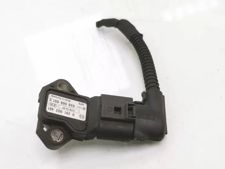 Volkswagen Touran I (2003 - 2010) 0281002401 Датчик давления воздуха впуска — фото 3