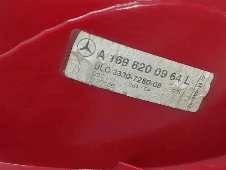 Mercedes-Benz A W169 (2004 - 2012) A1698200964 Задний фонарь в кузове — фото 2