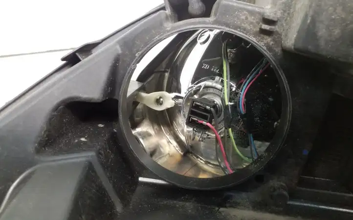 Opel Combo C (2011 - 2017) 51909054 Передняя фара — фото 2