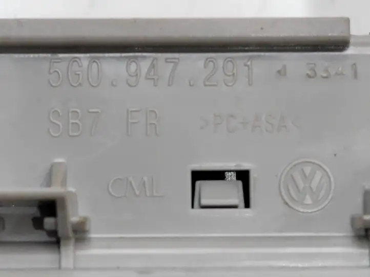 Volkswagen Golf VII (2013 - 2019) 5G0947291 Задняя подсветка — фото 4