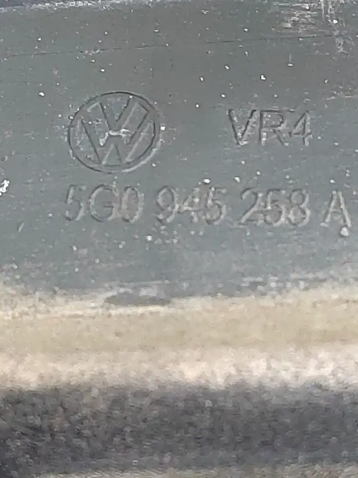 Volkswagen Golf VII (2013 - 2019) 5G0945096M Задний фонарь в кузове — фото 3