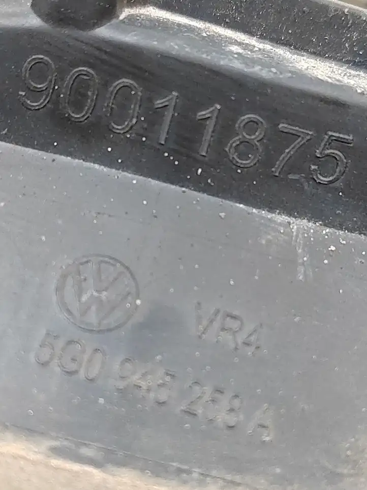 Volkswagen Golf VII (2013 - 2019) 5G0945096M Задний фонарь в кузове — фото 4