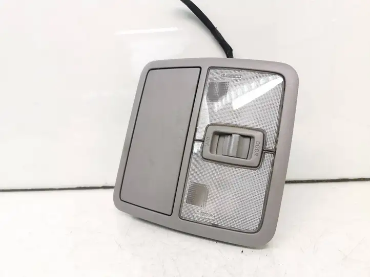 Toyota RAV 4 (XA30) (2006 - 2016) 8126042010 Передняя подсветка — фото 1