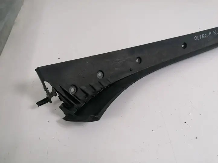 Seat Altea XL (2004 - 2015) 5P0854319D Накладка стоек лобового стекла — фото 4