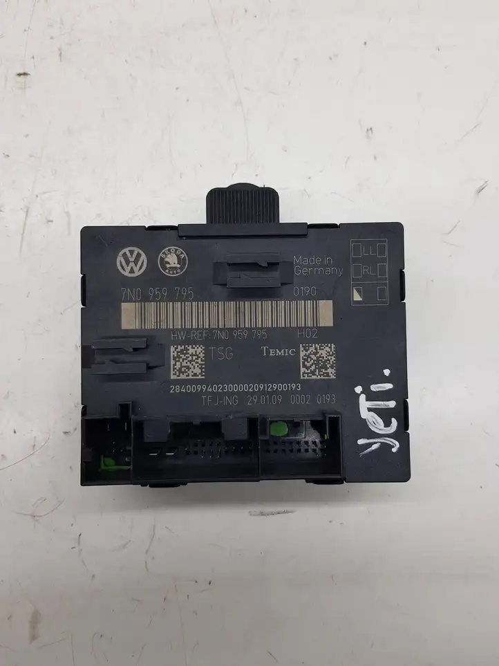 Skoda Yeti (5L) (2009 - 2012) 7N0959795 Блок управления дверью — фото 1