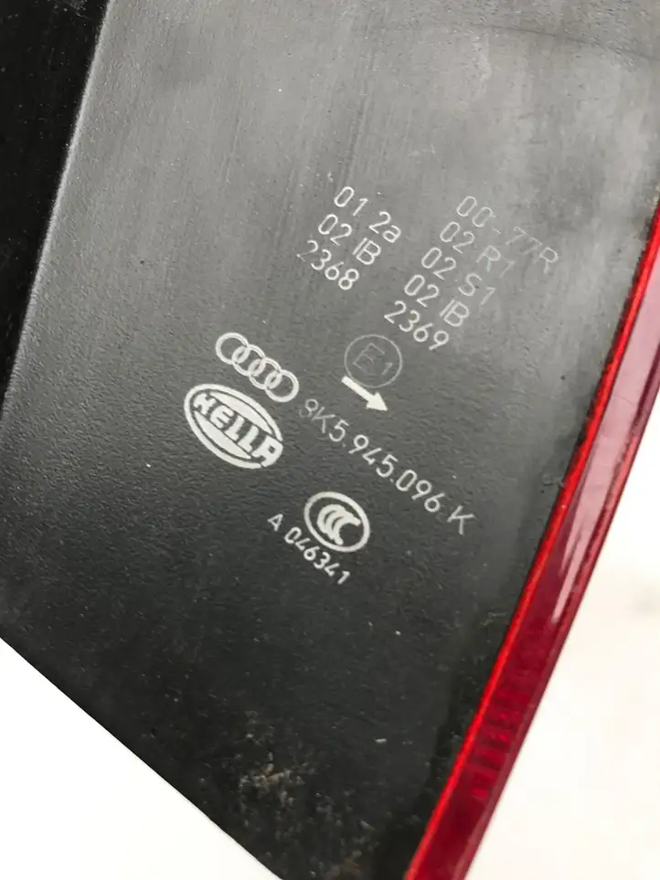Audi A4 S4 B8 8K (2007 - 2011) 8K5945096K Задний фонарь в кузове — фото 2