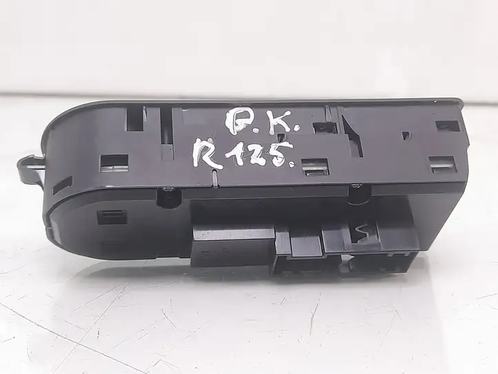 Opel Astra H (2004 - 2009) 13228699 Блок кнопок стеклоподъемников — фото 5