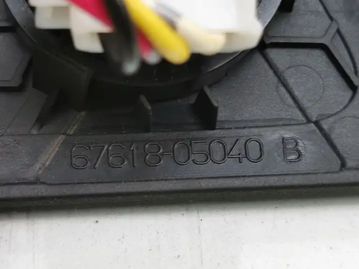Toyota Avensis T250 (2006 - 2009) 67618050040B Твитер задних дверей — фото 4