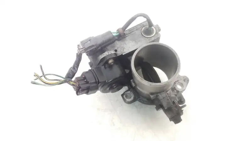 Toyota Avensis T250 (2003 - 2006) 8967221020 Дроссельная заслонка — фото 3