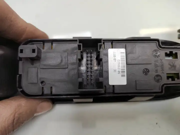 Peugeot 207 (2006 - 2009) 9654859677 Блок кнопок стеклоподъемников — фото 4
