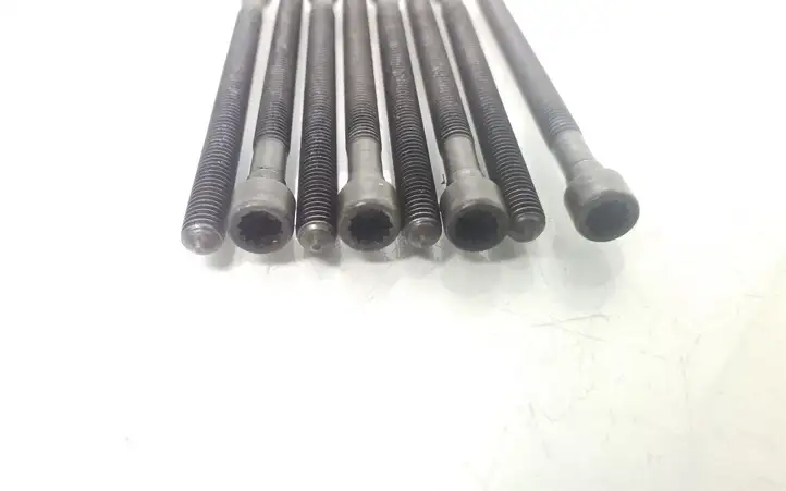 Volkswagen Jetta V (2005 - 2010) Другая деталь двигателя — фото 2