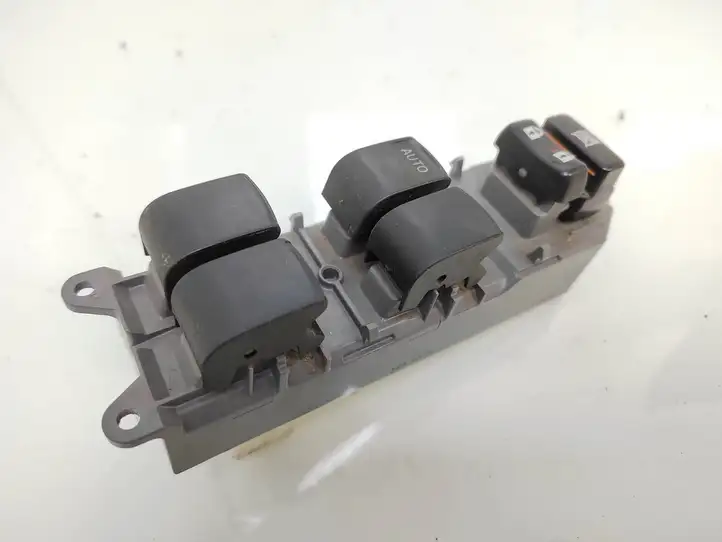 Toyota Auris 150 (2006 - 2012) 192835 Блок кнопок стеклоподъемников — фото 1