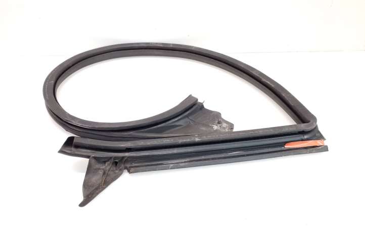 Audi A5 (2007 - 2011)  8T0845354 Уплотнительная резина передней двери (на дверях)