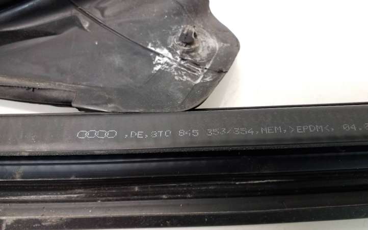 Audi A5 (2007 - 2011)  8T0845354 Уплотнительная резина передней двери (на дверях)