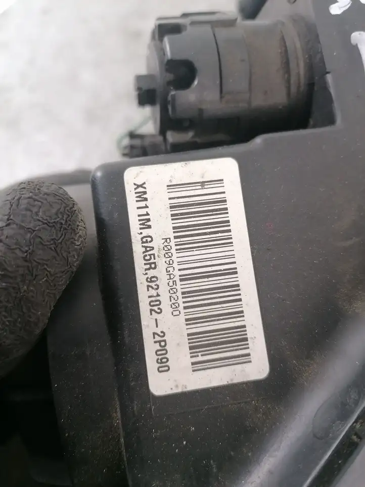 Kia Sorento (2009 - 2014) 921022P090 Передняя фара — фото 2